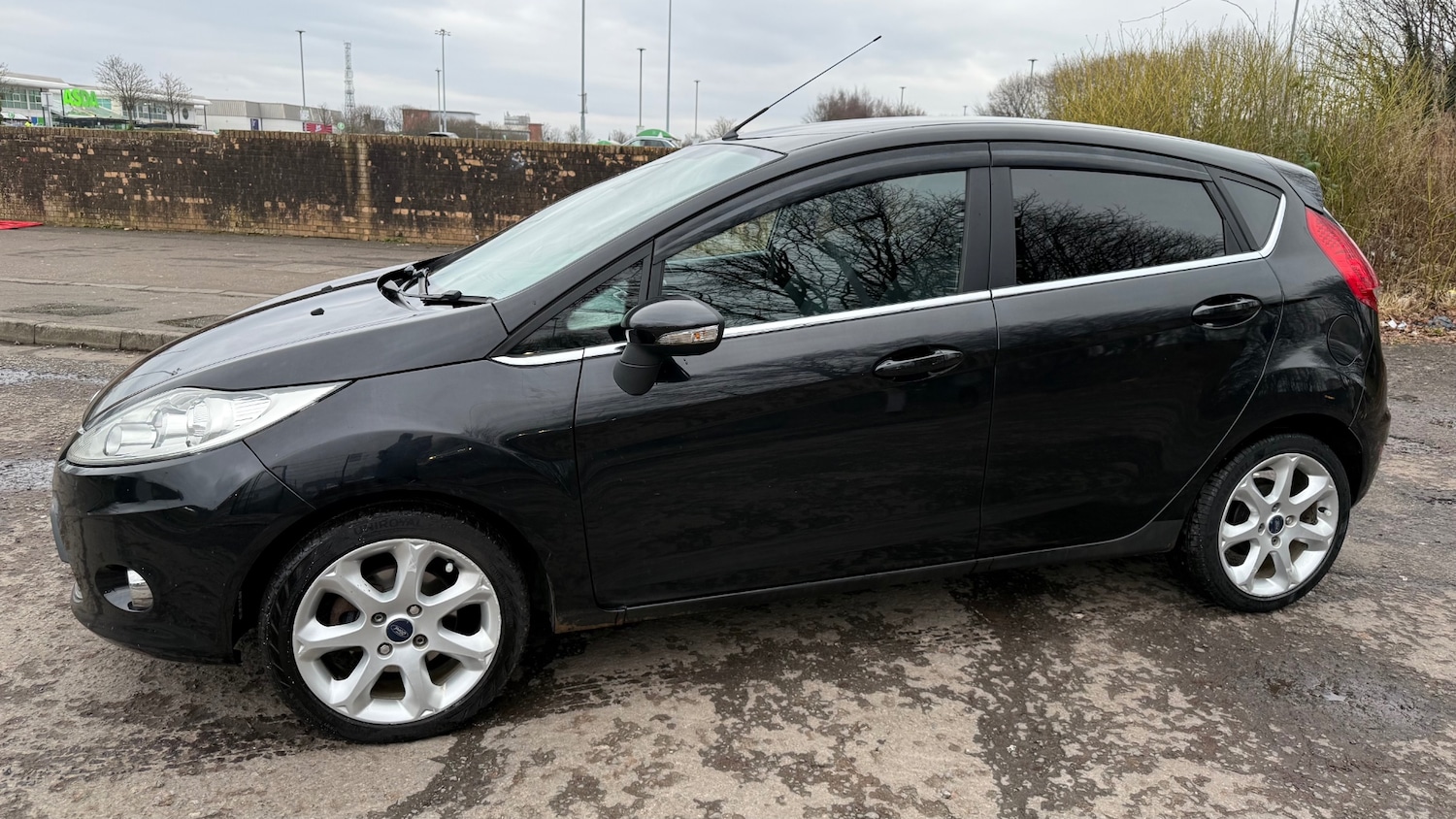 Used Ford Fiesta 2010 for sale - 77340320: Photo 6