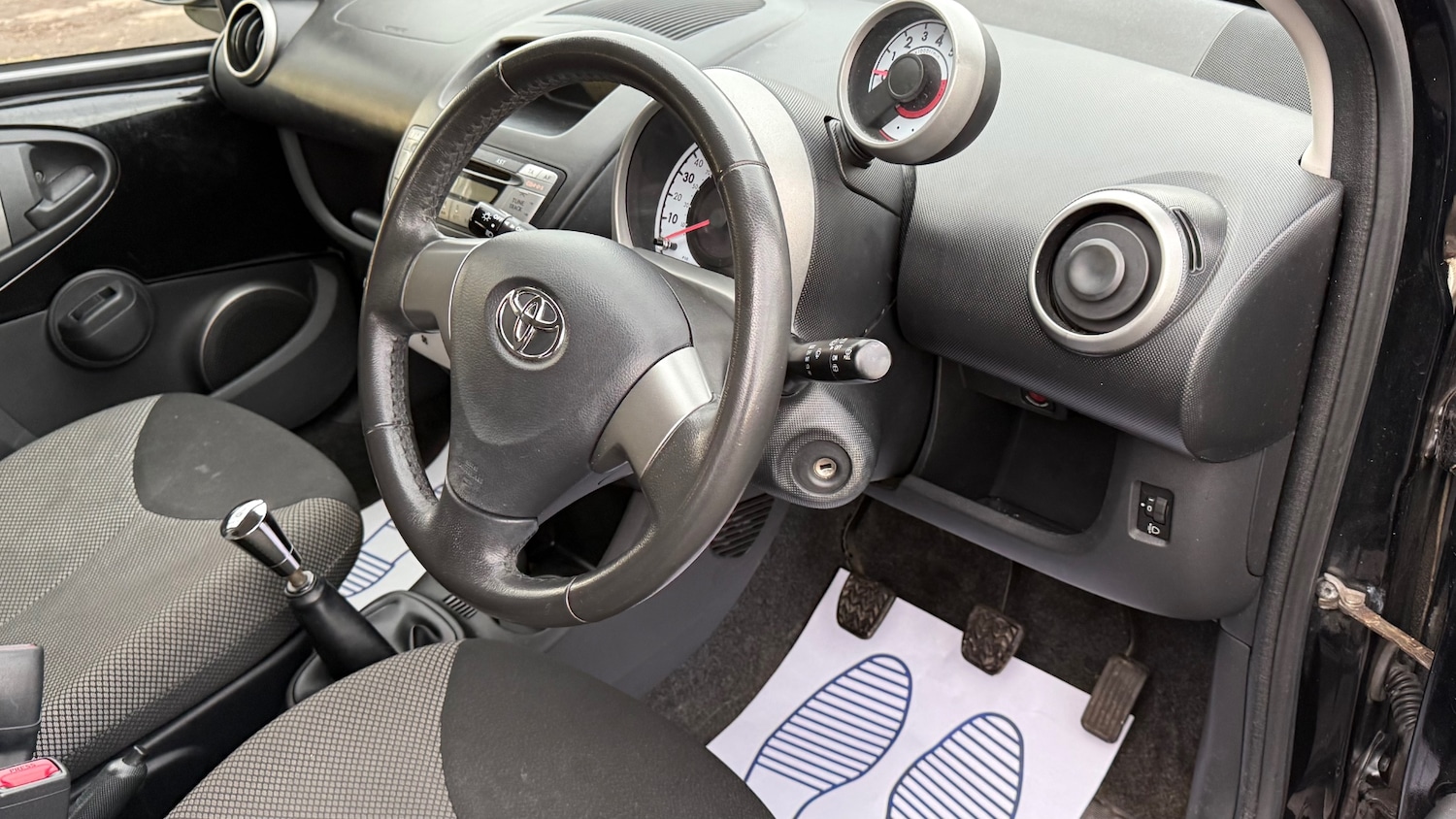 Used Toyota AYGO 2013 for sale - 77268179: Photo 15