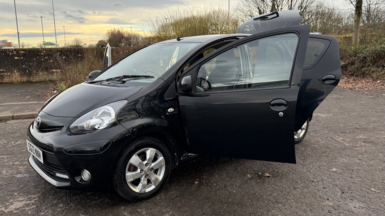 Used Toyota AYGO 2013 for sale - 77268179: Photo 24