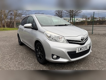 Used Toyota Yaris 2013 for sale - 77679030: Photo