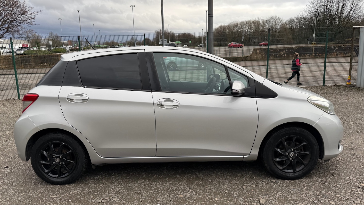 Used Toyota Yaris 2013 for sale - 77679030: Photo 5