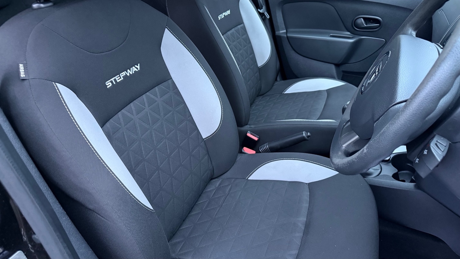 Used Dacia Sandero Stepway 2014 for sale - 77340303: Photo 14