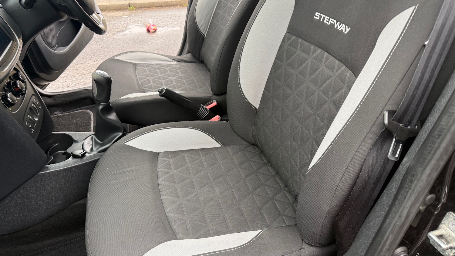 Used Dacia Sandero Stepway 2013 for sale - 77837406: Photo 17