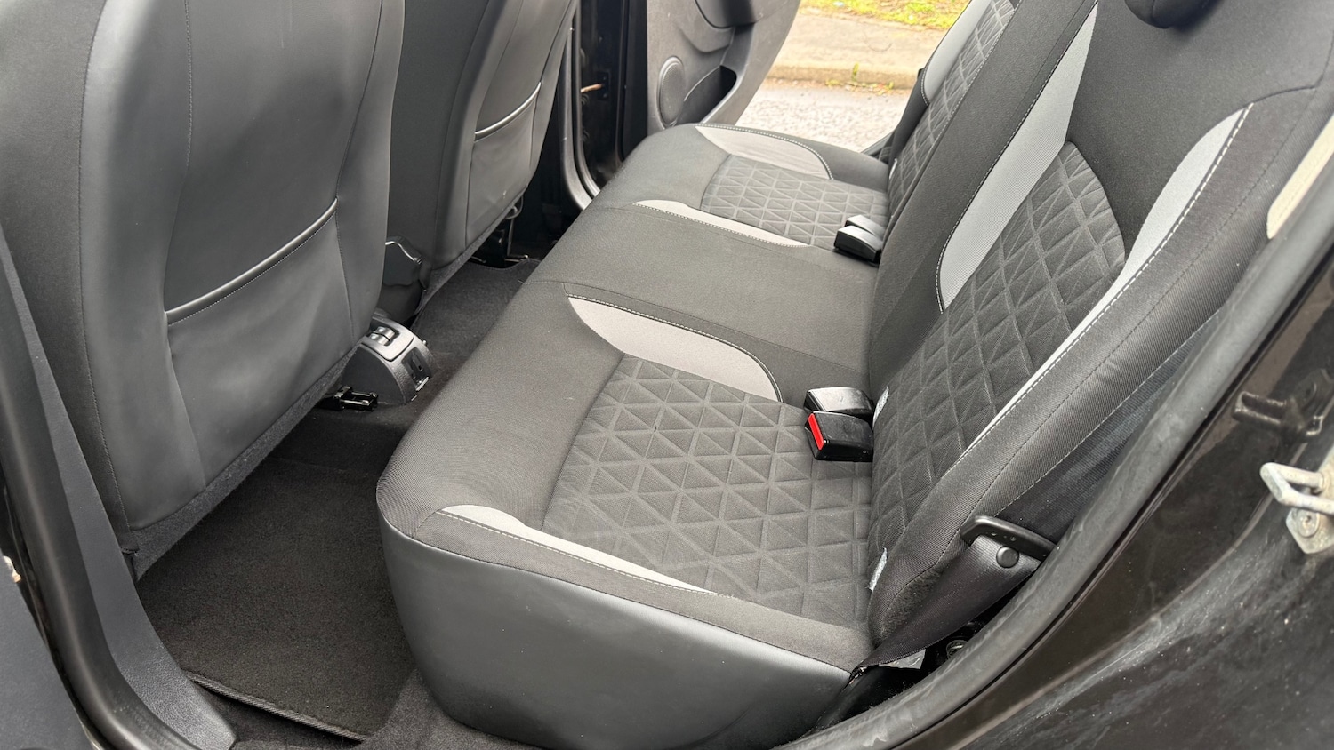 Used Dacia Sandero Stepway 2013 for sale - 77837406: Photo 19