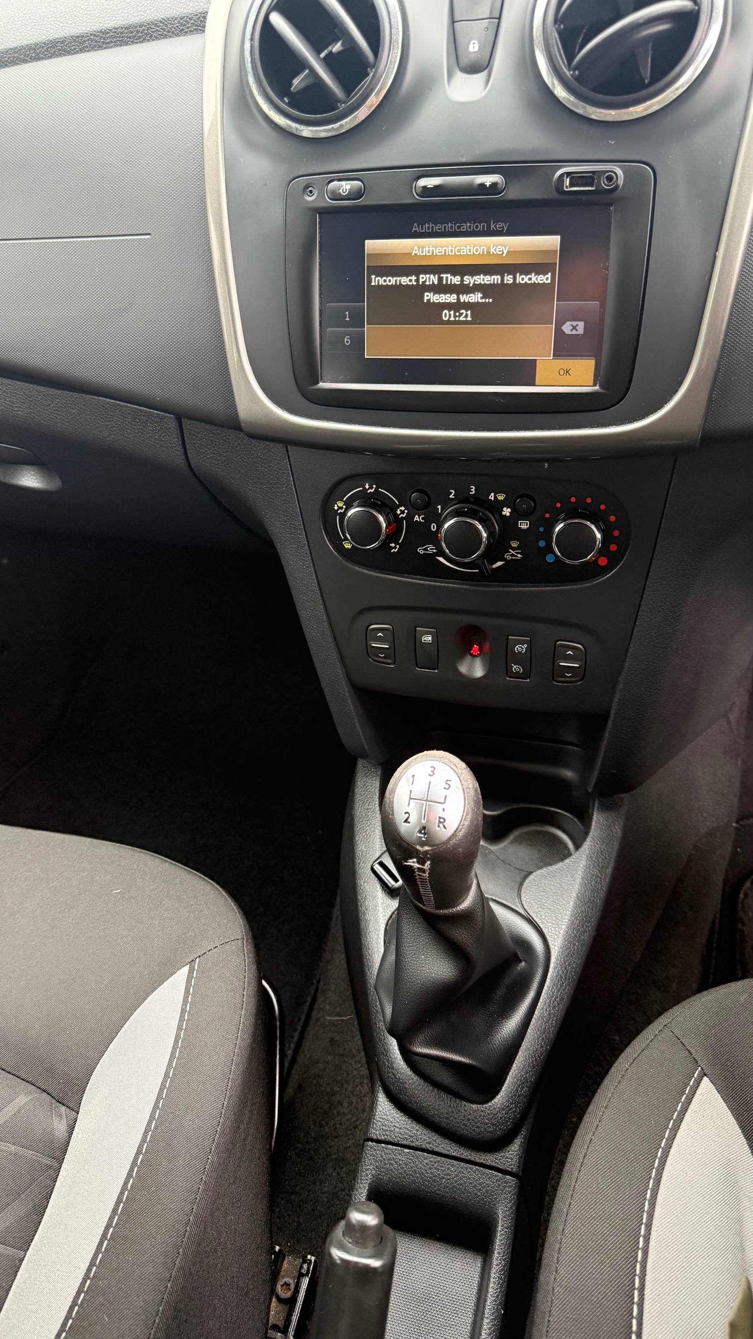 Used Dacia Sandero Stepway 2013 for sale - 77837406: Photo 27