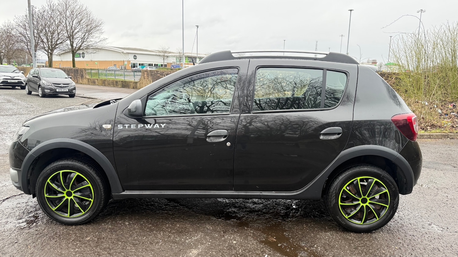 Used Dacia Sandero Stepway 2013 for sale - 77837406: Photo 8