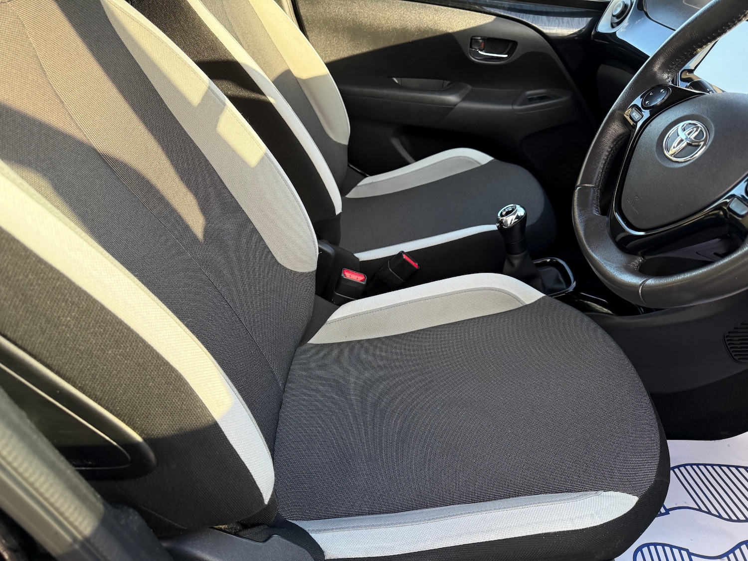 Used Toyota AYGO 2015 for sale - 76786956: Photo 13