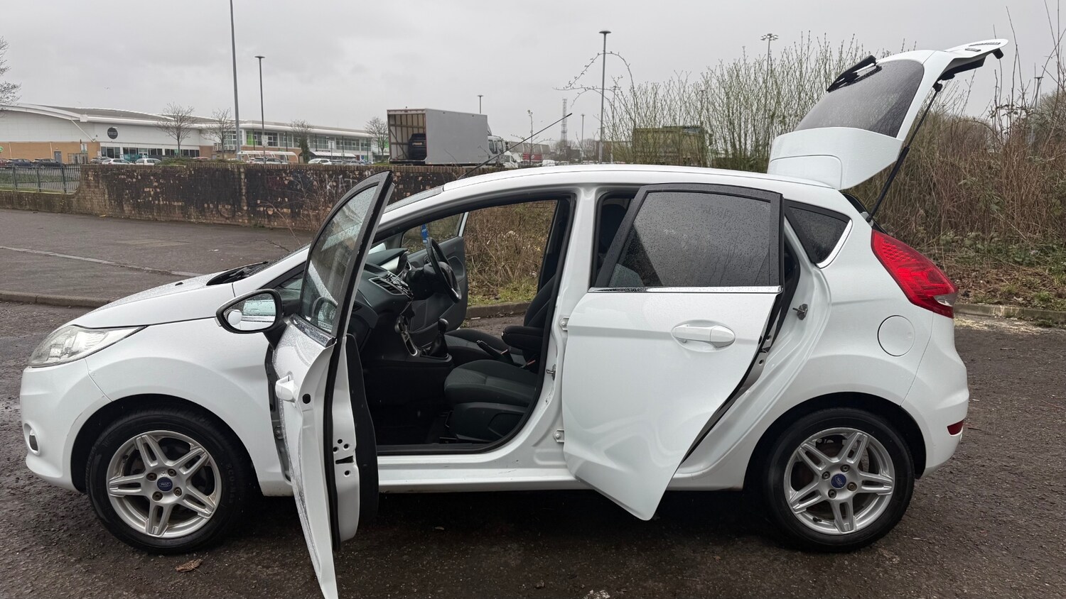 Used Ford Fiesta 2011 for sale - 77994447: Photo 20