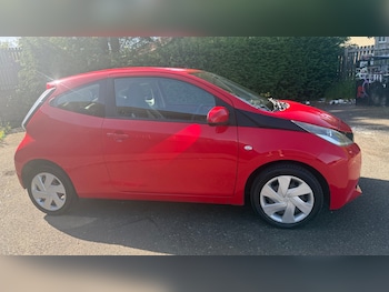 Used Toyota AYGO 2015 for sale - 78998101: Photo