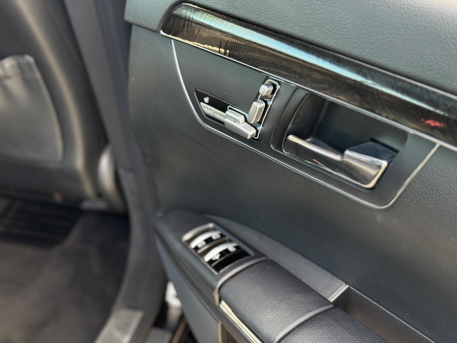 Used Mercedes-Benz S Class 2013 for sale - 76989305: Photo 38