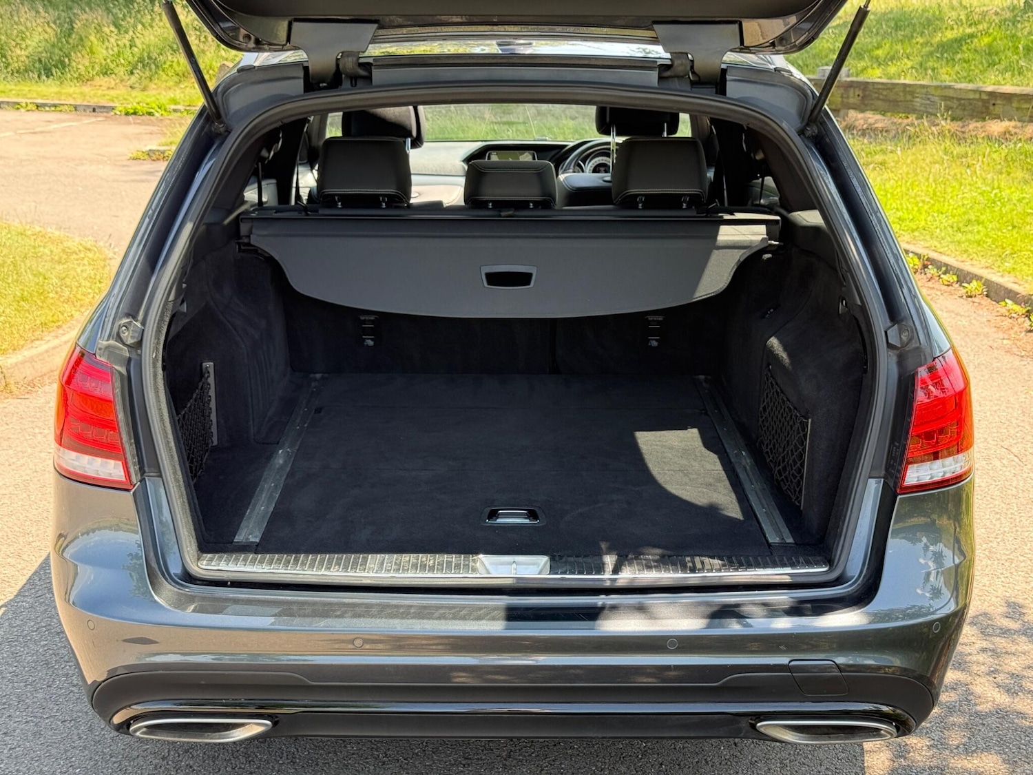 Used Mercedes-Benz E Class 2015 for sale - 76370843: Photo 10