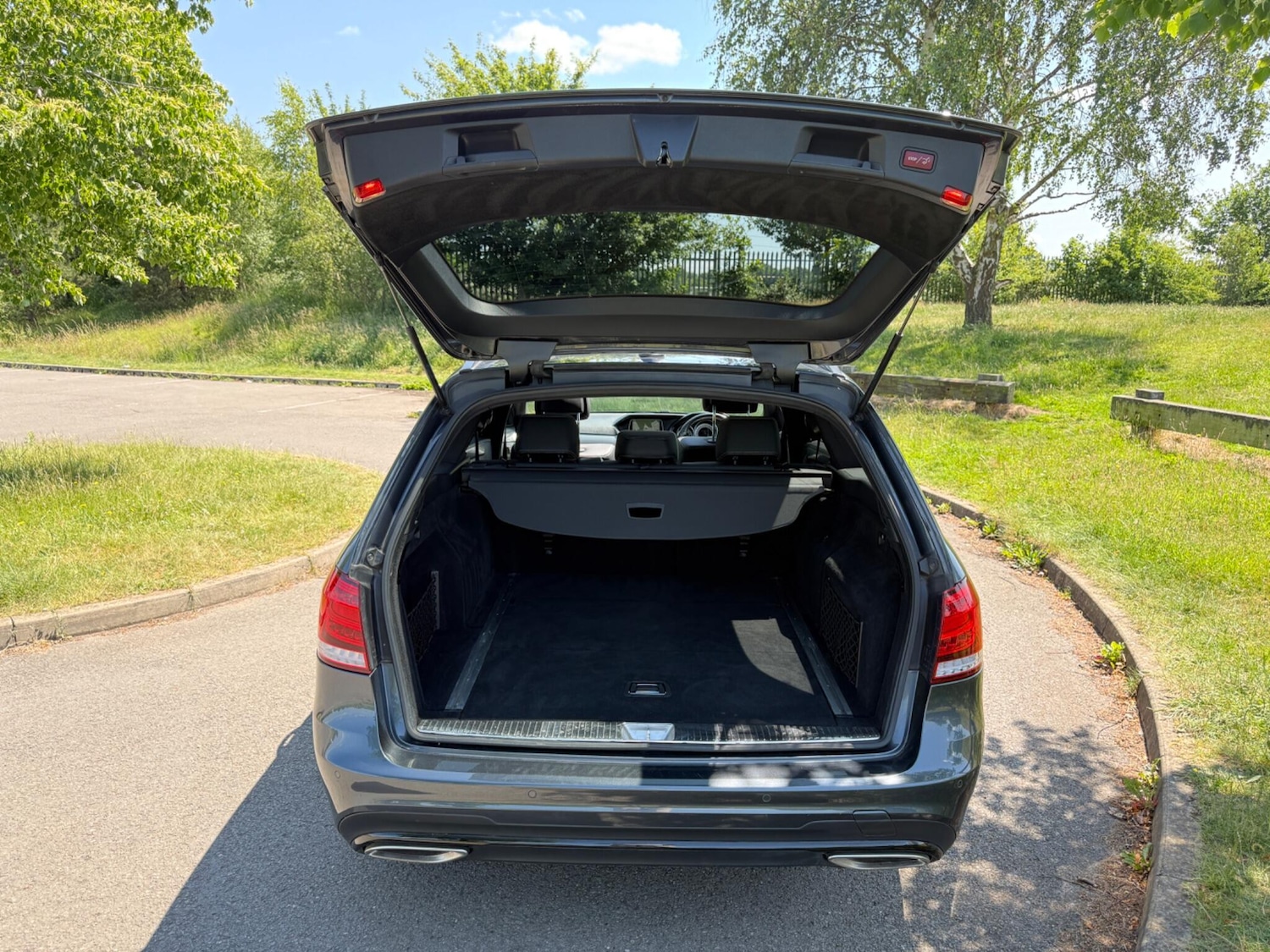 Used Mercedes-Benz E Class 2015 for sale - 76370843: Photo 11