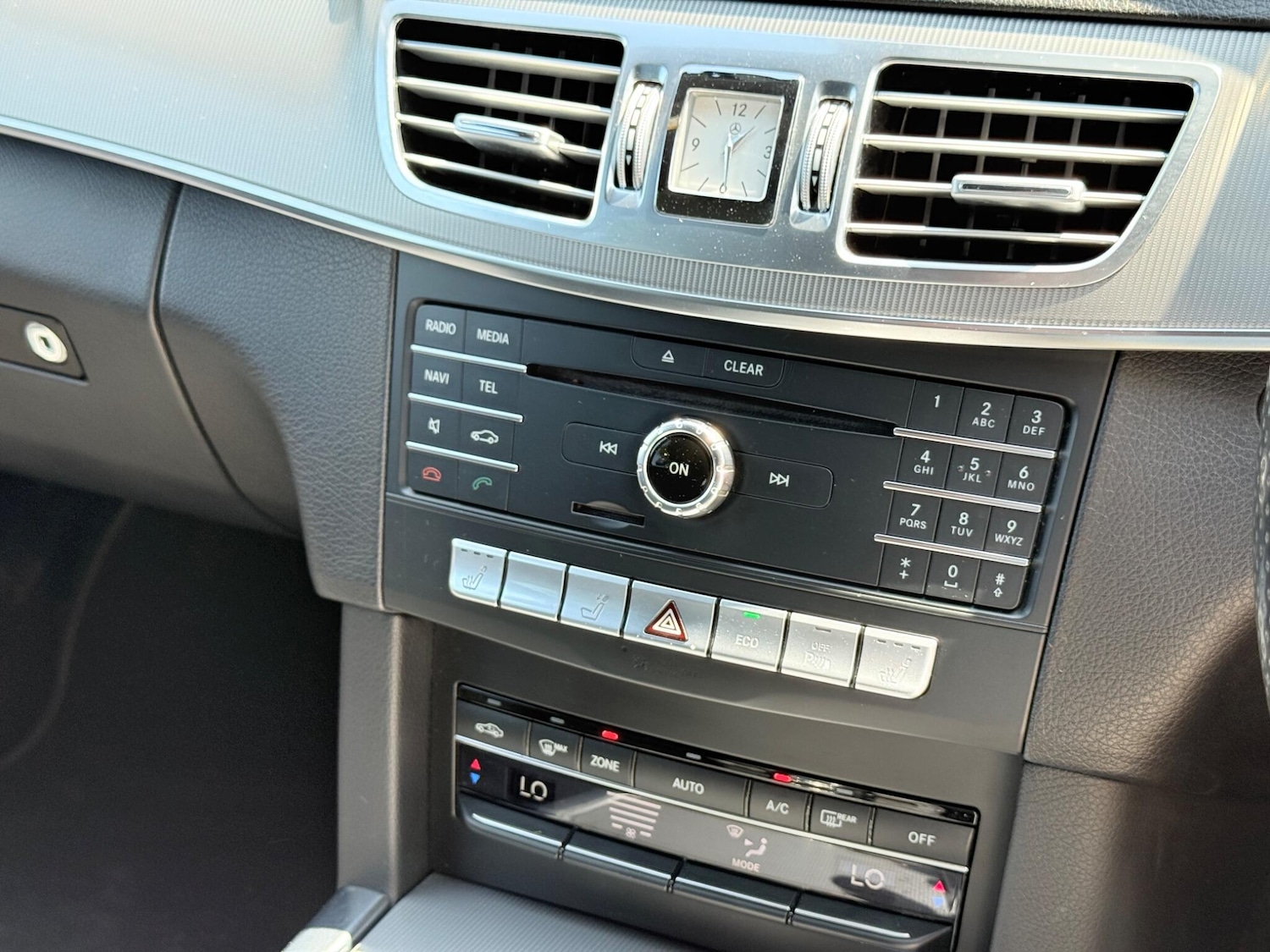 Used Mercedes-Benz E Class 2015 for sale - 76370843: Photo 27