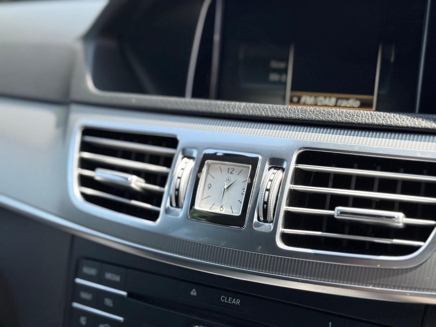 Used Mercedes-Benz E Class 2015 for sale - 76370843: Photo 32