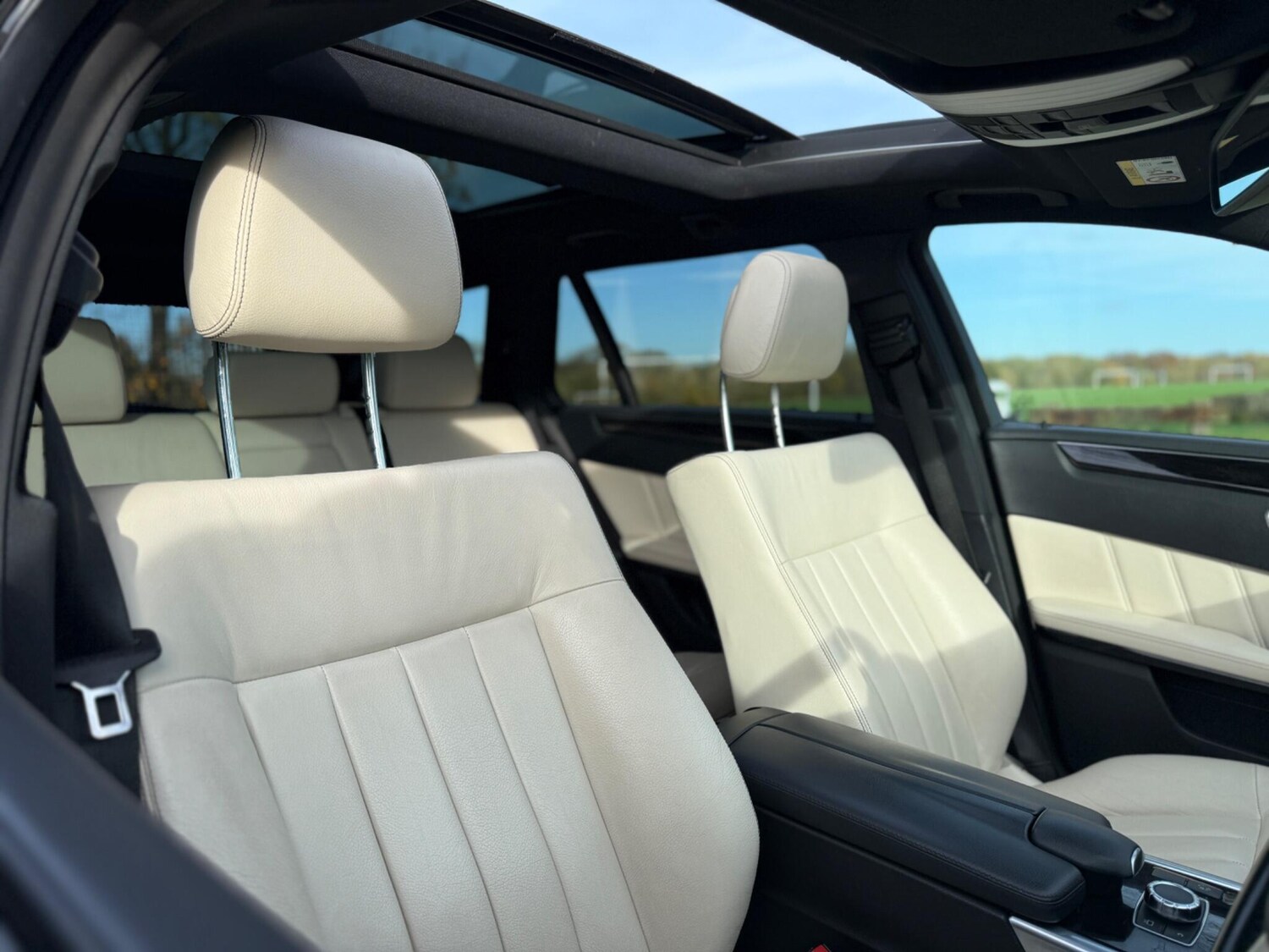 Used Mercedes-Benz E Class 2015 for sale - 76550134: Photo 27