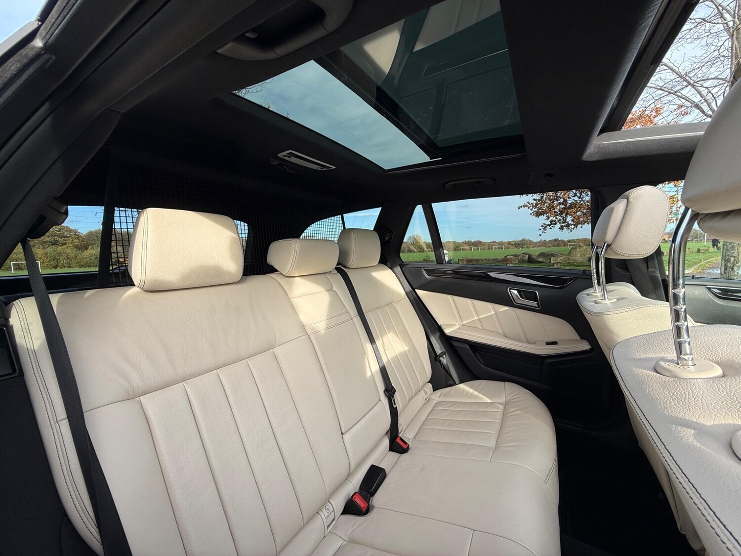 Used Mercedes-Benz E Class 2015 for sale - 76550134: Photo 29