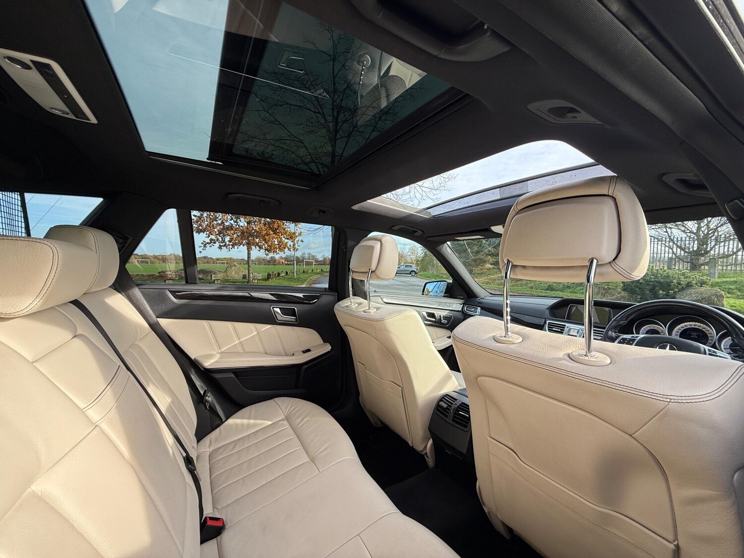 Used Mercedes-Benz E Class 2015 for sale - 76550134: Photo 32