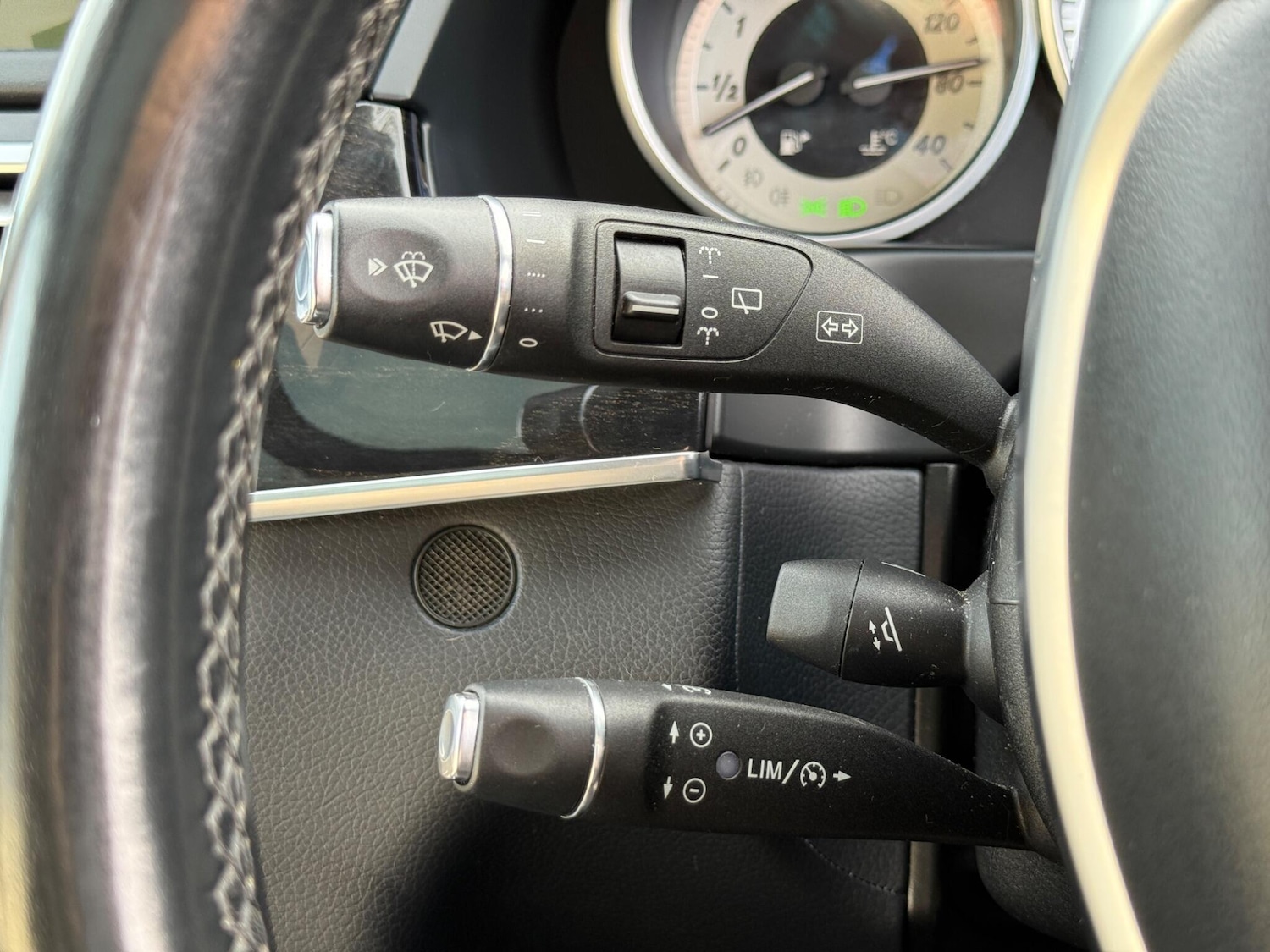 Used Mercedes-Benz E Class 2015 for sale - 76550134: Photo 38