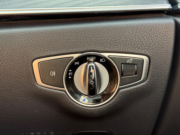 Used Mercedes-Benz E-Class 2018 for sale - 75543926: Photo 35