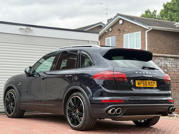 Used Porsche Cayenne 2016 for sale - 79589428: Photo