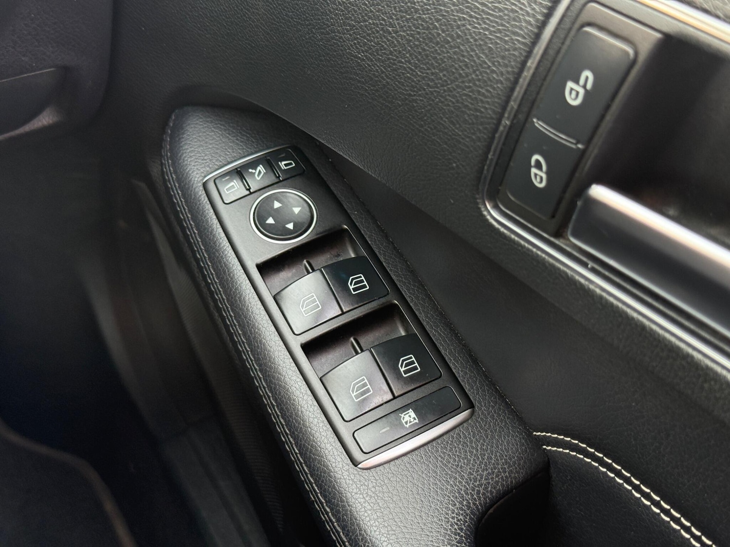 Used Mercedes-Benz E Class 2016 for sale - 75543794: Photo 27