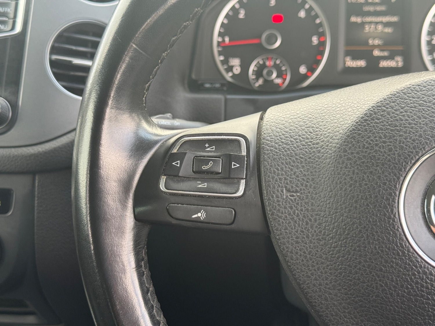 Used Volkswagen Tiguan 2016 for sale - 77237943: Photo 40