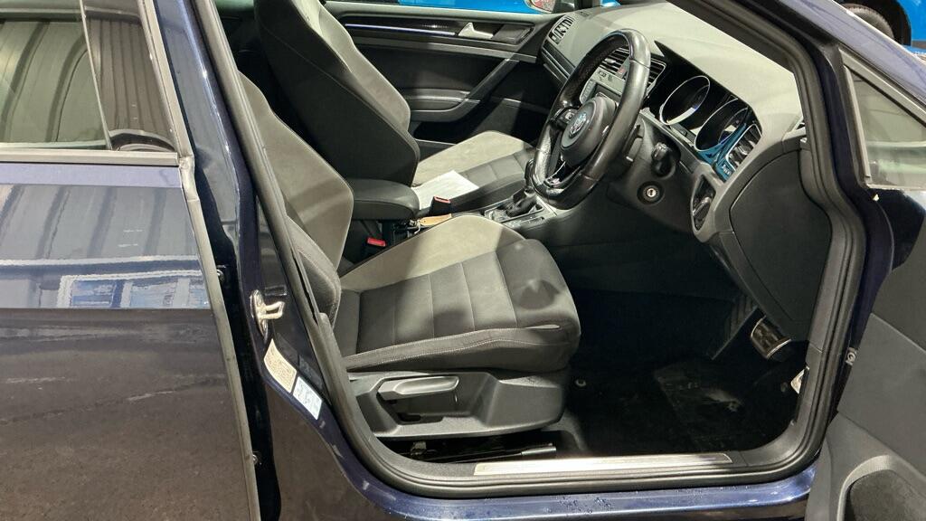 Used Volkswagen Golf 2016 for sale - 77564997: Photo 2