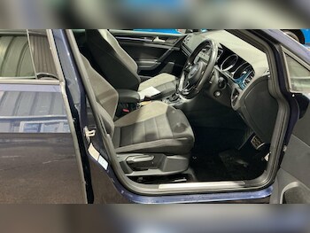 Used Volkswagen Golf 2016 for sale - 77564997: Photo