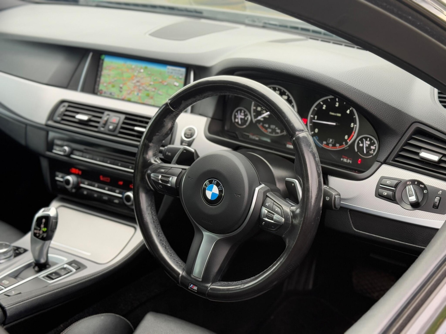 Used BMW 5 Series 2015 for sale - 76484595: Photo 23