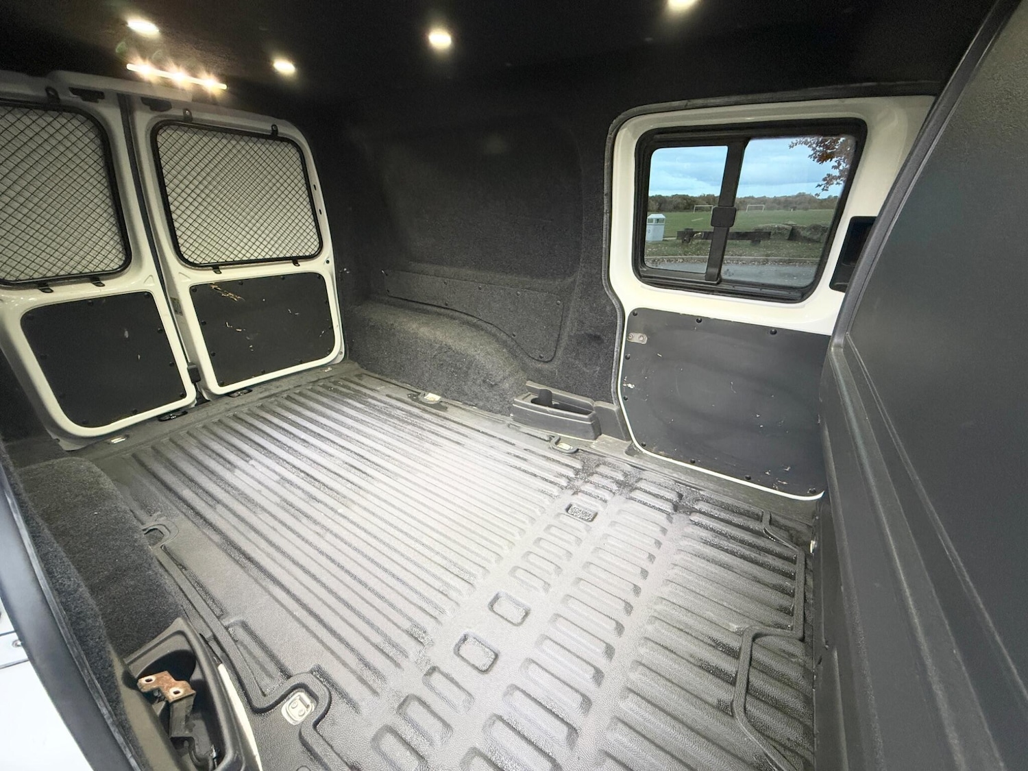 Used Volkswagen Caddy Maxi for sale - 76513059: Photo 17