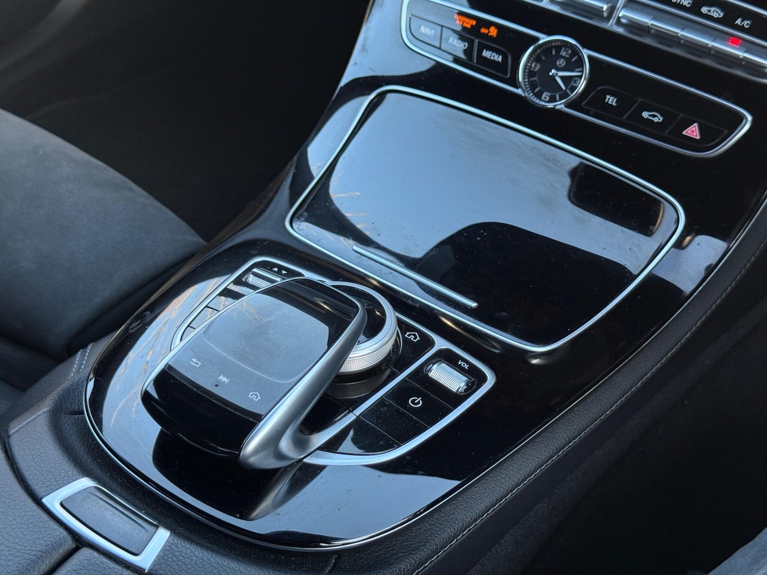 Used Mercedes-Benz E Class 2017 for sale - 77940105: Photo 40