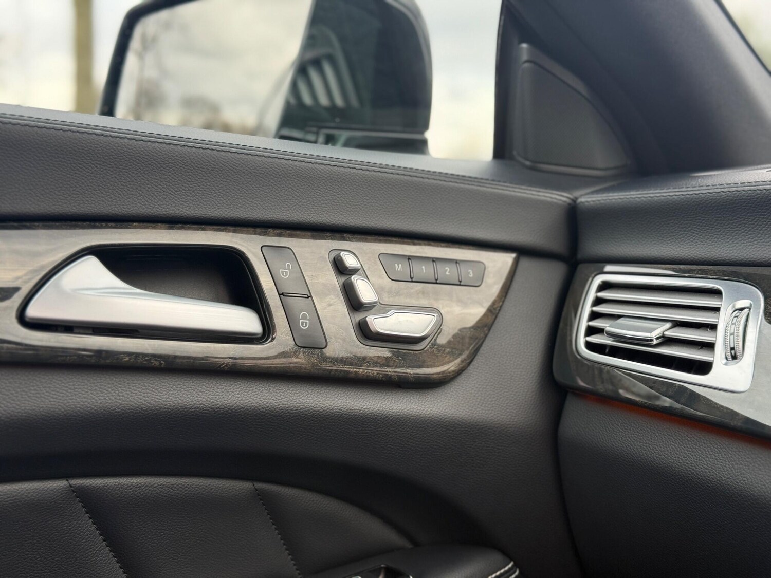 Used Mercedes-Benz CLS 2017 for sale - 77839045: Photo 31