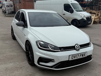 Used Volkswagen Golf 2017 for sale - 76095107: Photo