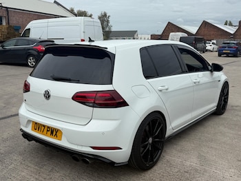 Used Volkswagen Golf 2017 for sale - 76095107: Photo