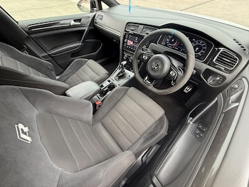 Used Volkswagen Golf 2017 for sale - 76095107: Photo