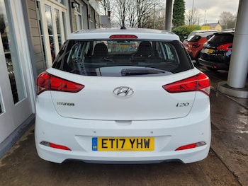 Used Hyundai i20 2017 for sale - 77201152: Photo