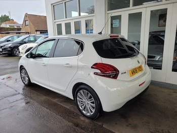 Used Peugeot 208 2018 for sale - 76817500: Photo