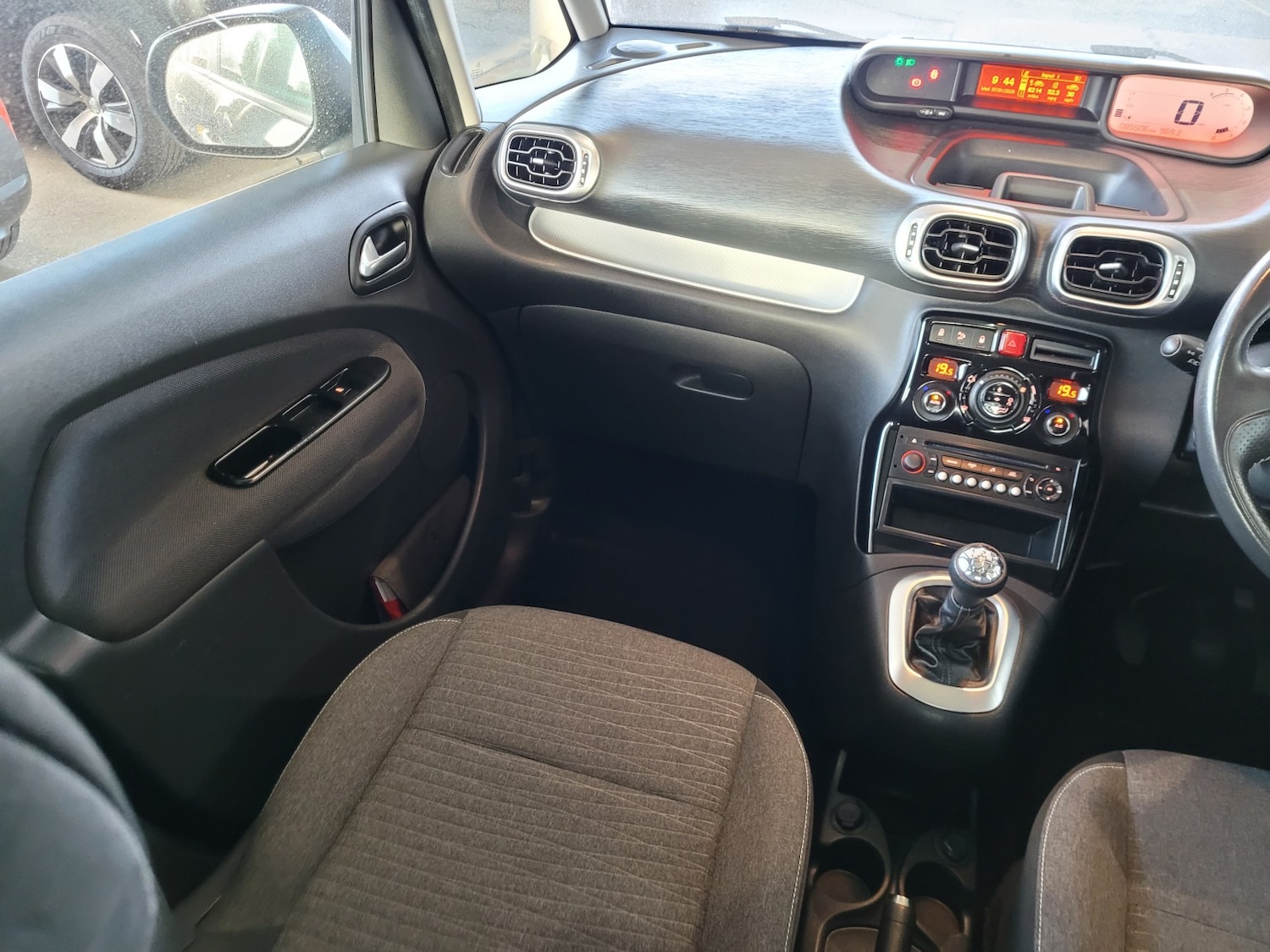 Used Citroen C3 Picasso 2017 for sale - 78004431: Photo 14