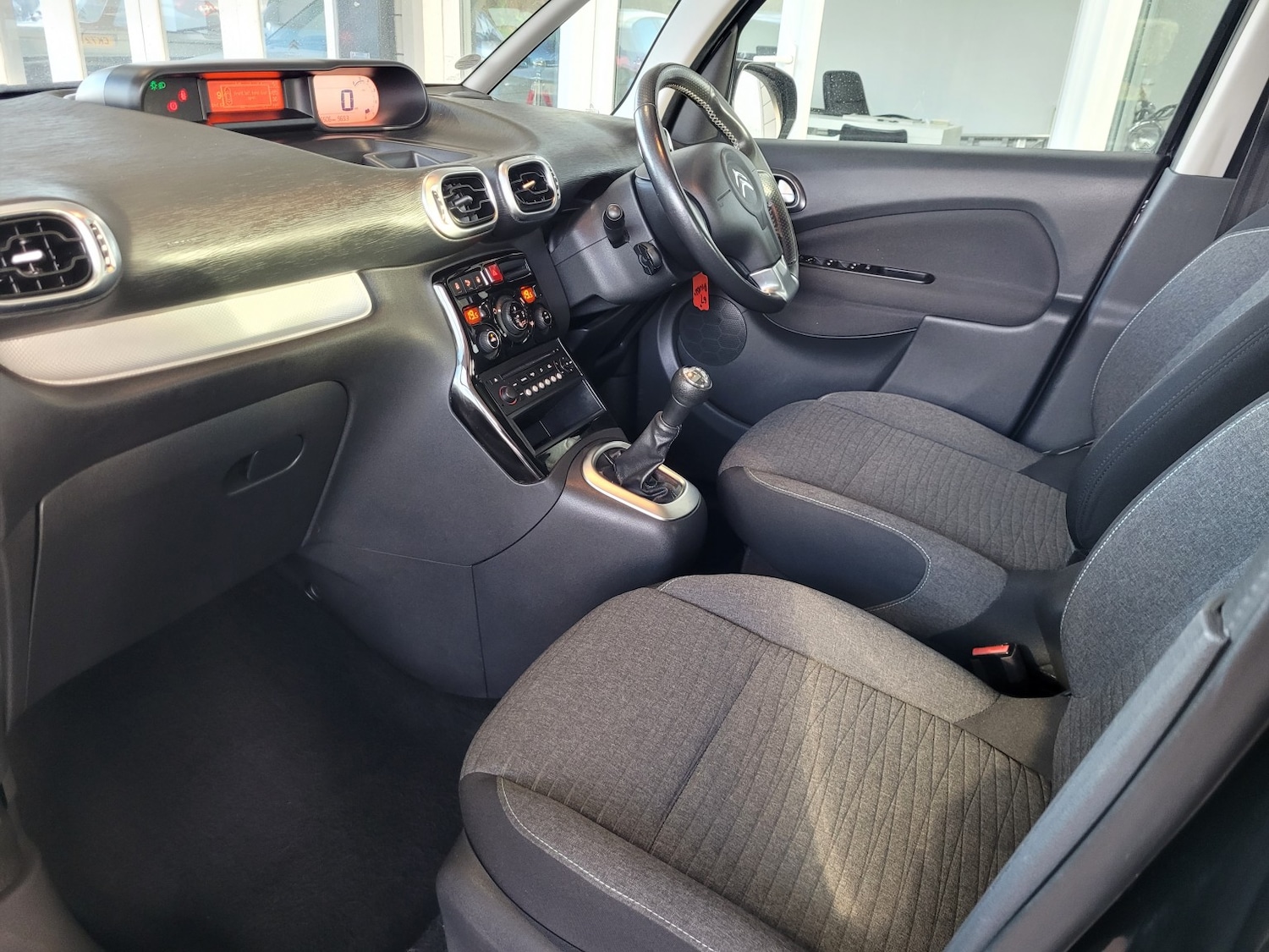 Used Citroen C3 Picasso 2017 for sale - 78004431: Photo 15