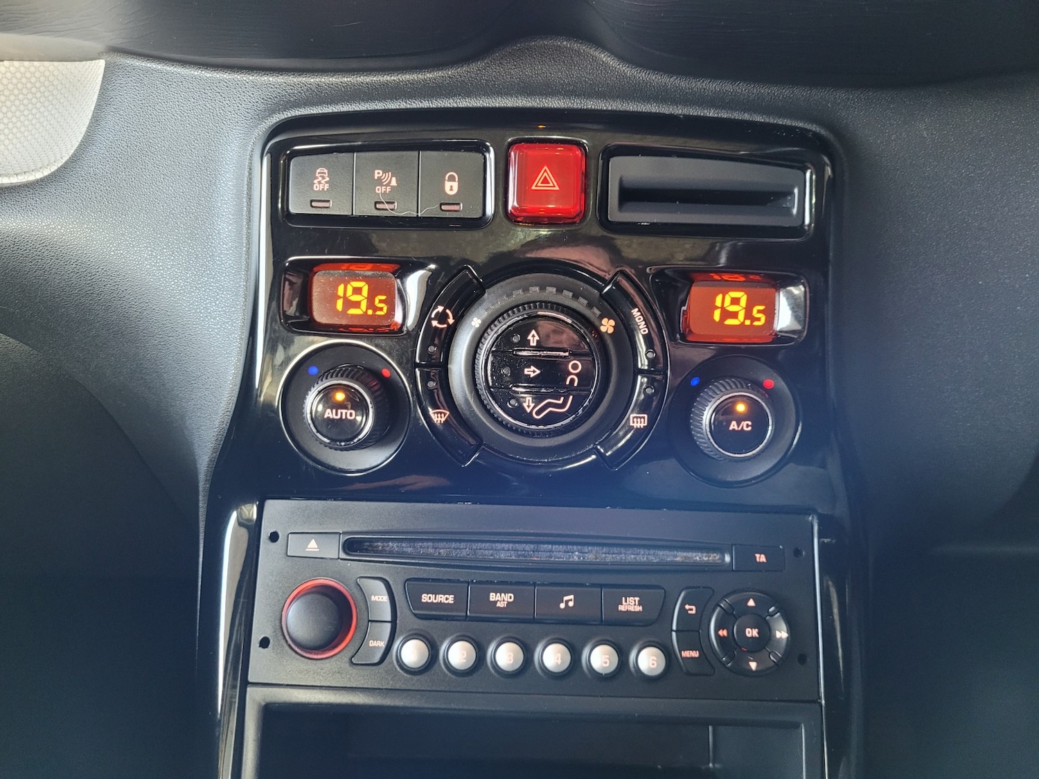 Used Citroen C3 Picasso 2017 for sale - 78004431: Photo 21