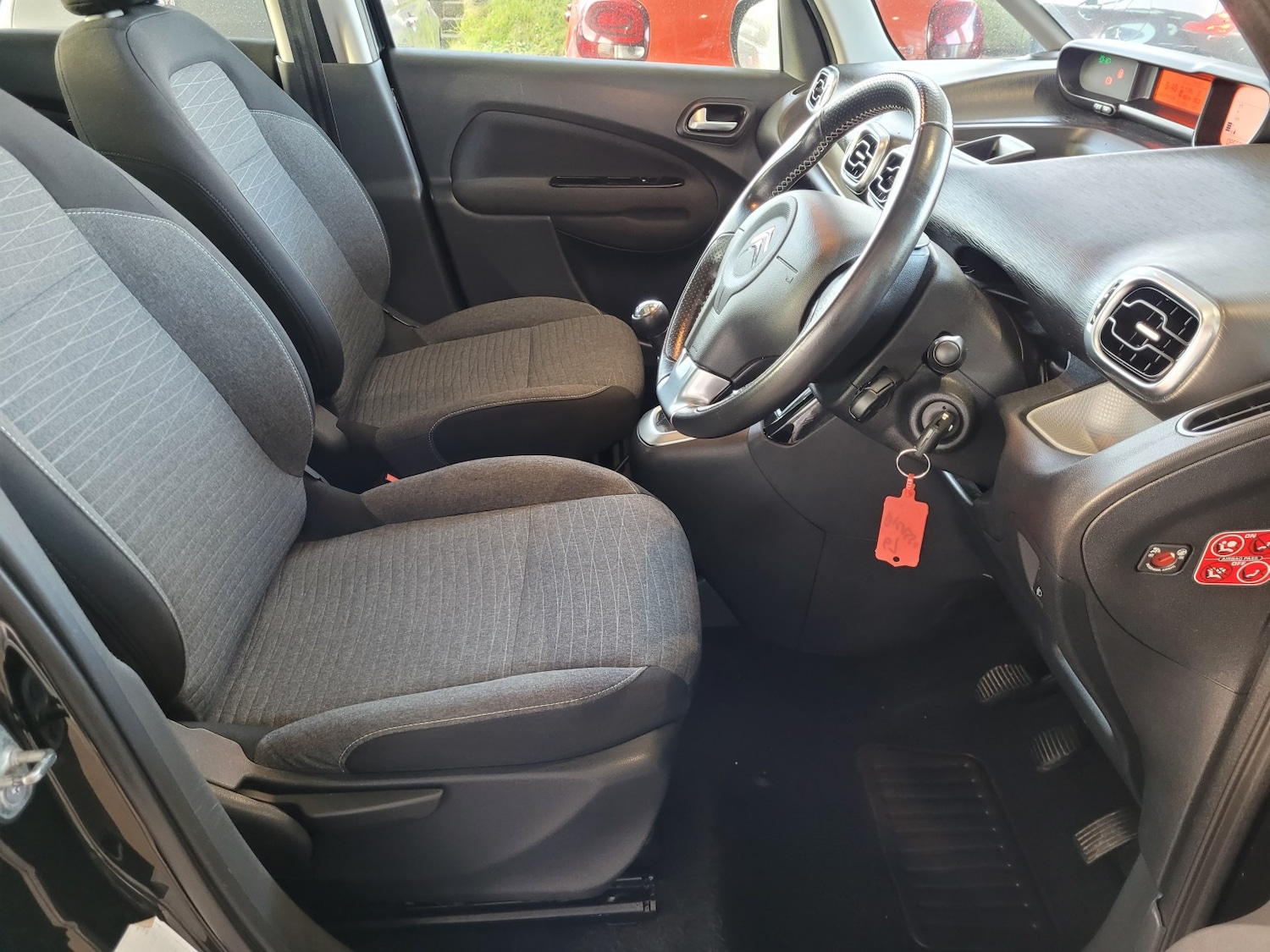 Used Citroen C3 Picasso 2017 for sale - 78004431: Photo 9