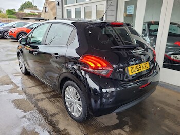 Used Peugeot 208 2019 for sale - 77781629: Photo