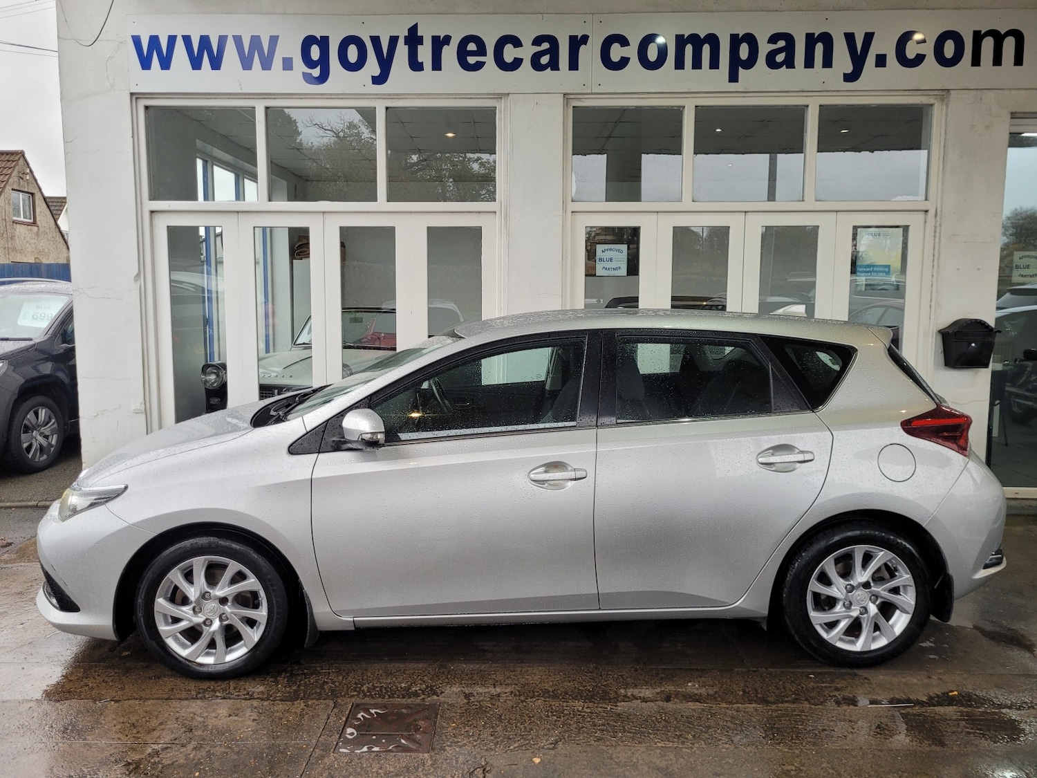 Used Toyota Auris 2015 for sale - 76547843: Photo 2