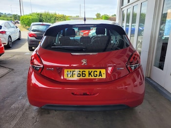 Used Peugeot 208 2016 for sale - 75151603: Photo