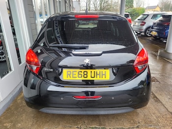 Used Peugeot 208 2018 for sale - 77622442: Photo