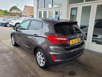 Used Ford Fiesta 2018 for sale - 76198172: Photo