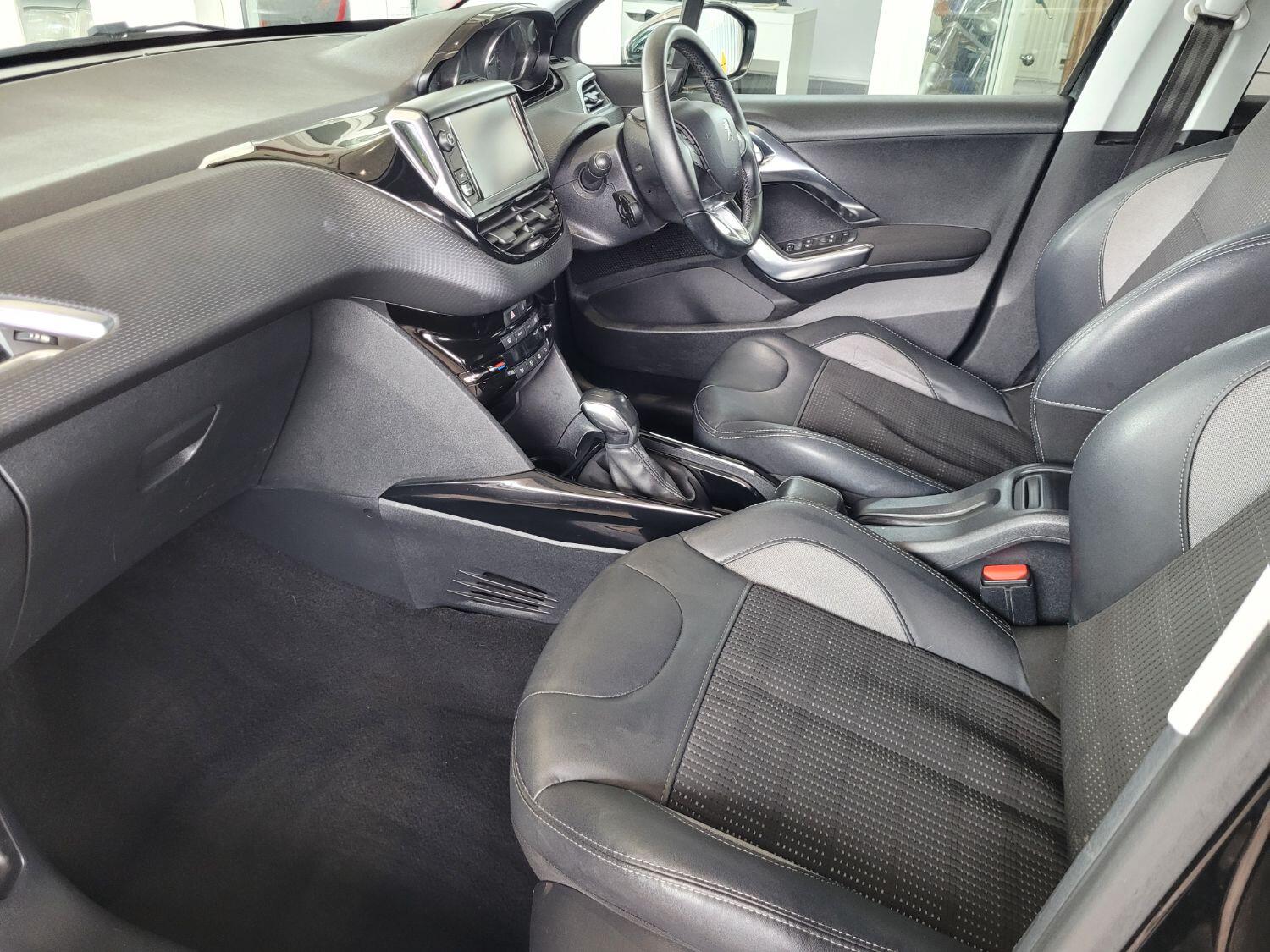 Used Peugeot 2008 2016 for sale - 76396990: Photo 11