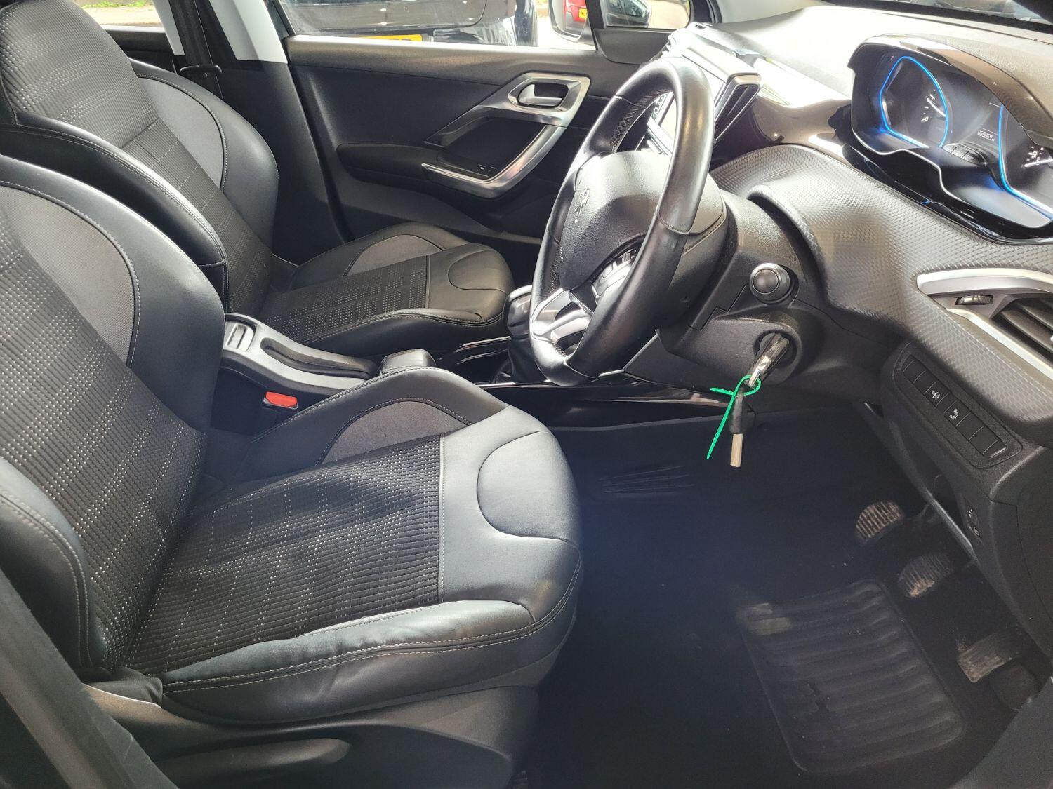 Used Peugeot 2008 2016 for sale - 76396990: Photo 9