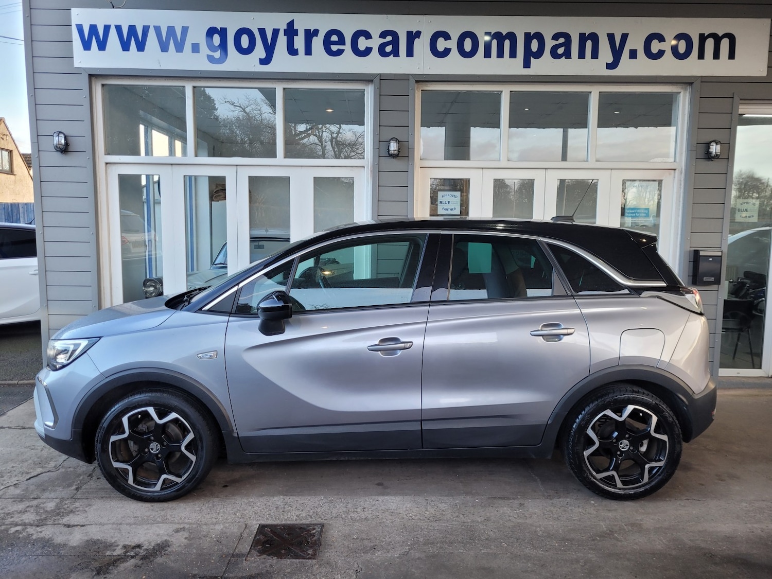 Used Vauxhall Crossland 2021 for sale - 77129480: Photo 2