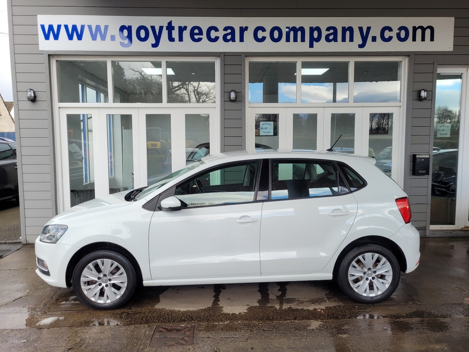 Used Volkswagen Polo 2016 for sale - 77610000: Photo 2